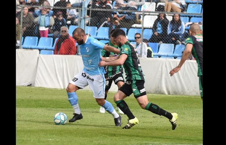 Temperley no pudo festejar en su estreno de local.