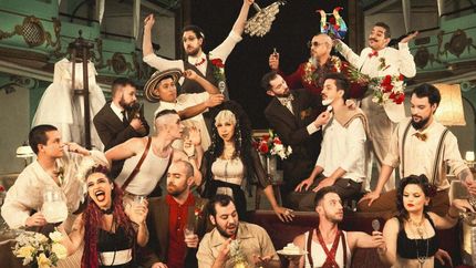 La orquesta sale de gira.
