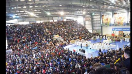 miles de fieles en la celebracion del corpus christi que se realizo en lomas