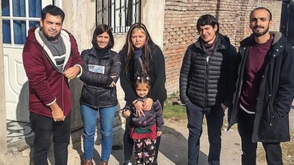 Diario La Unión | Se reunieron con la familia.