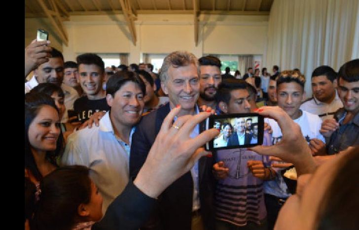 macri-selfie