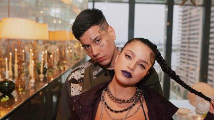 el duki y emilia mernes blanquearon su romance