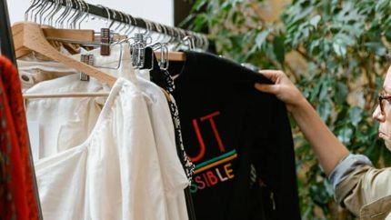 Para adquirir remeras, jeans y shorts a bajo costo. Para adquirir remeras, jeans y shorts a bajo costo.
