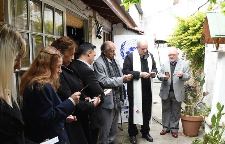 La ceremonia religiosa contó con la presencia del Obispo Jorge Lugones.