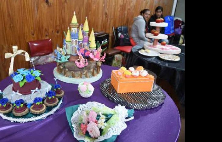 con certificación y salida laboral.