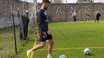Entrenó con El Porvenir pero jugará en Liniers.