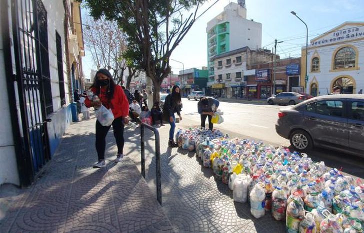 Están recibiendo unos 1.500 kilos de plástico por jornada.