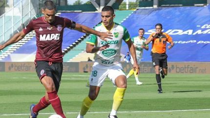 Sand reconoció a Defensa como un justo campeón. Sand reconoció a Defensa como un justo campeón.