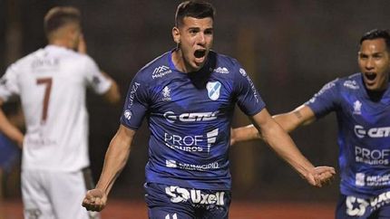messiniti, a la espera y recibiendo llamados
