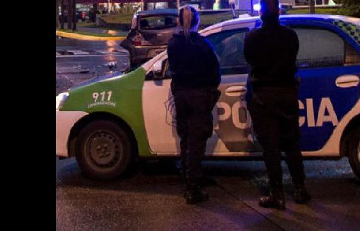 el cuerpo estaba tirado en la calle.