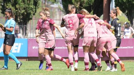 Lanús se complicó, pero terminó festejando. Lanús se complicó, pero terminó festejando.