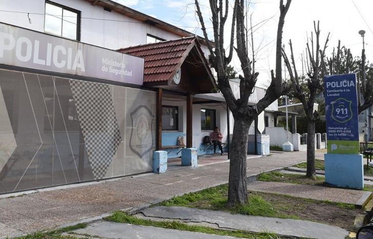 Personal de la Comisaría 4ta de Lomas detuvo a los sospechosos.