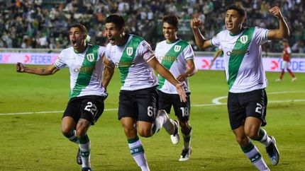 Lollo puso el 2-1 y destrabó el partido en el Lencho. Lollo puso el 2-1 y destrabó el partido en el Lencho.