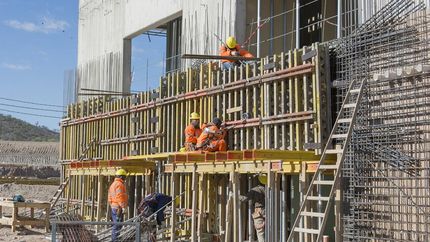 el sector de la construcción alcanzó en noviembre último los 460.386 empleos registrados, el récord histórico más alto.