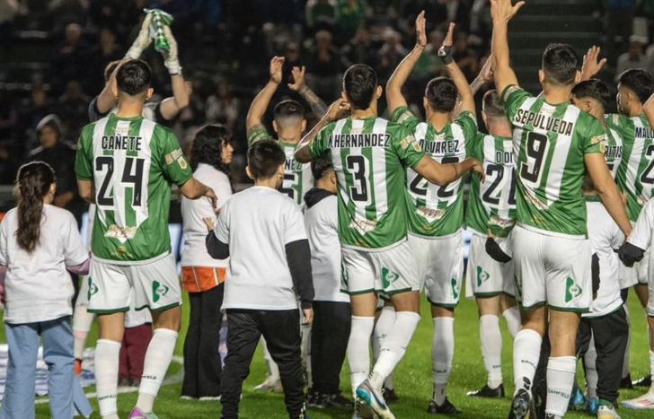 El Taladro se desprende de varios jugadores.