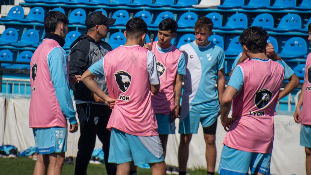 Temperley necesita de todos en el tramo final.
