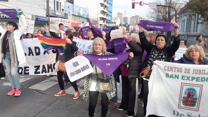 Al igual que en el Congreso, en Lomas unificaron las luchas contra el ajuste.
