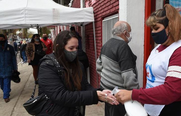 El rango etario fue bajando en las últimas semanas.