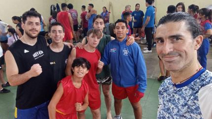 Diego, el profesor, se mostró orgulloso por la oportunidad que tendrán sus alumnos.