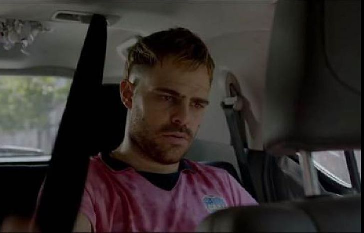 la versión original la protagoniza peter lanzani.