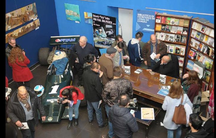 presentación del libro “Una vida, una pasión: Orlando ‘Toto’ Sotro”, de Julio Romero.