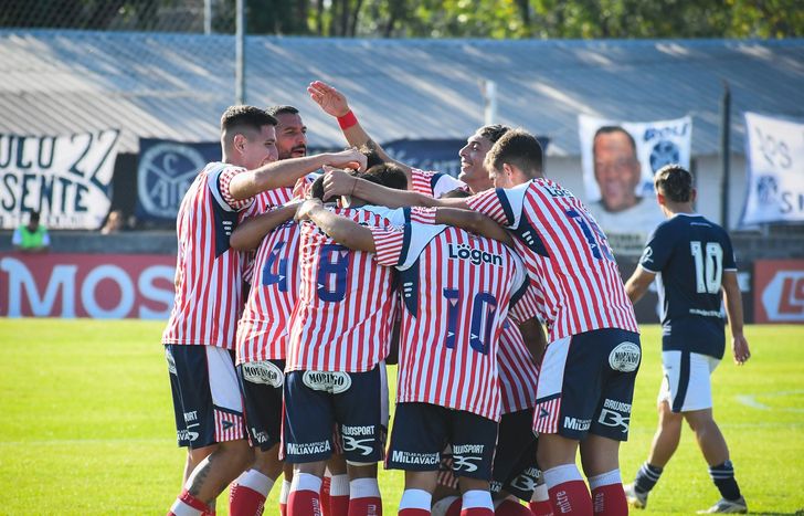 Los Andes sumó 10 de los 12 puntos en juego en abril.