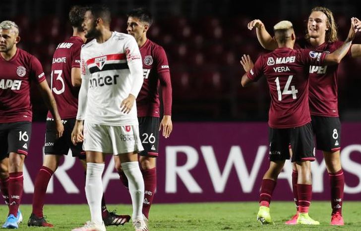 Bolívar quiere recibir a Lanús con público en el Hernando Siles.