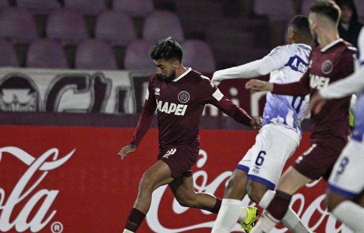 Centro de Marcelino y gol en contra.