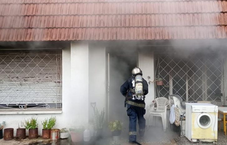 La casa se quemó casi en su totalidad.