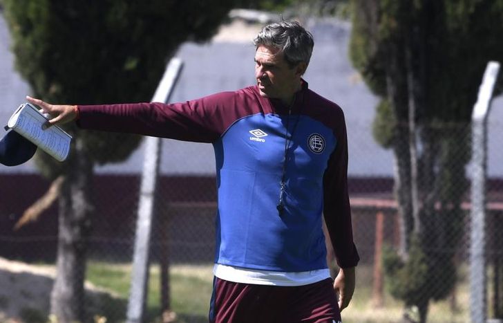 Pellegrino habló del último conflicto que vivió Lanús.