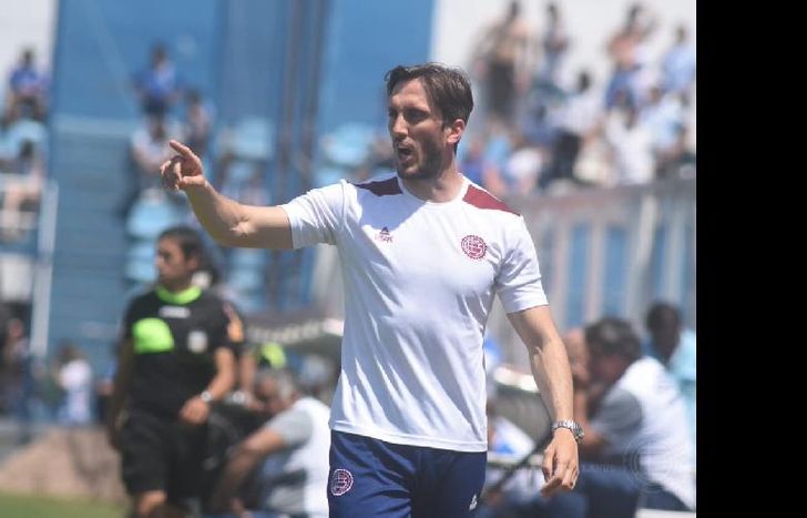 Hoy necesitamos armar el equipo de atrás para adelante”, expresó Zubeldía.