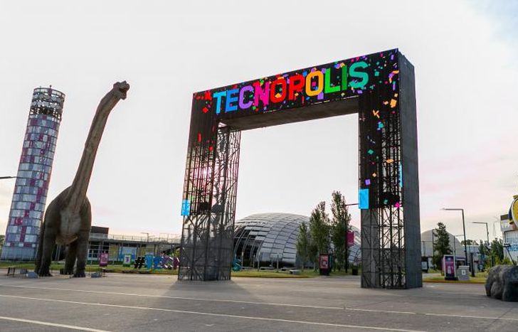 Para visitar viernes, sábados, domingos y feriados, de 12 a 20.