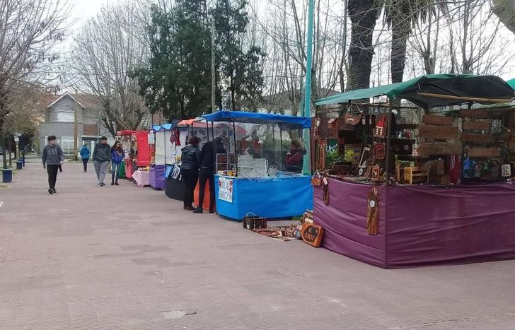 Una jornada para comprar arte, disfrutar de shows en vivo y donar para quienes lo necesitan.