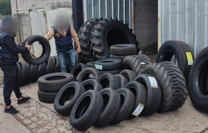 Allanaron varios domicilios utilizados como depósitos.