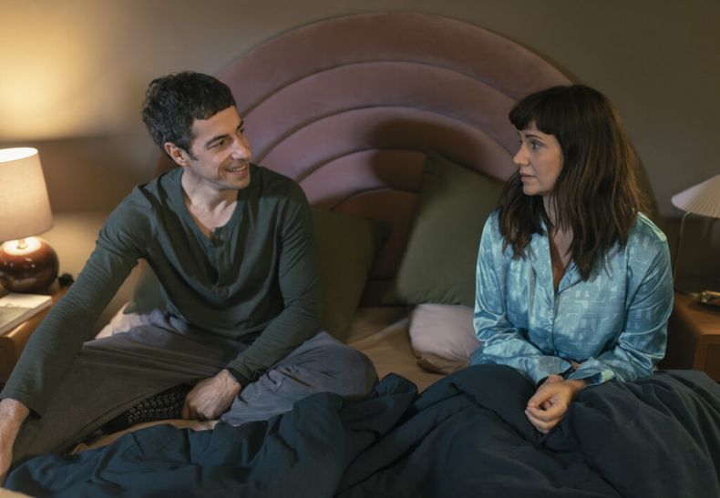 Esteban Lamothe y Griselda Siciliani, en la serie de Netflix. 