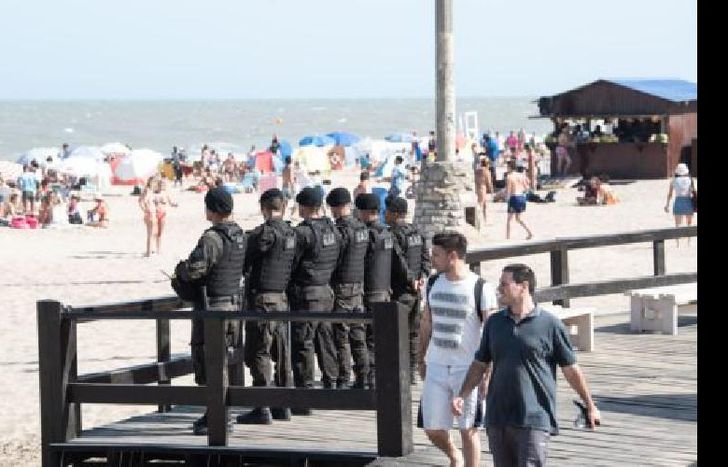 los controles se llevan a cabo para cumplir con el decreto dispuesto por el municipio local.