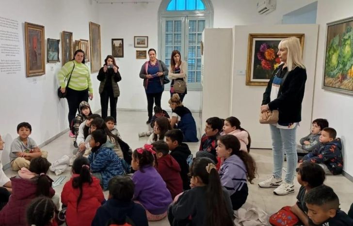 Las visitas para niños y niñas finalizan con actividades artísticas.