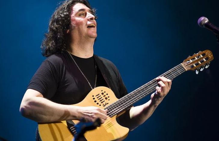 Notable guitarrista.