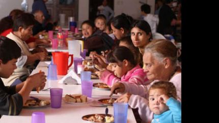 uno de cada tres chicos se alimenta en comedores