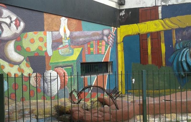 Una obra de Izaguirre inspirada en Cortázar luce en Banfield.