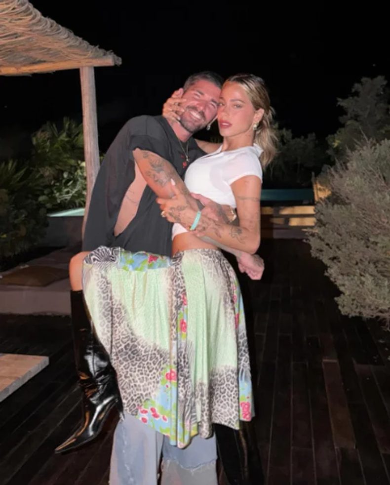 Tini Stoessel y Rodrigo De Paul, de vacaciones. 