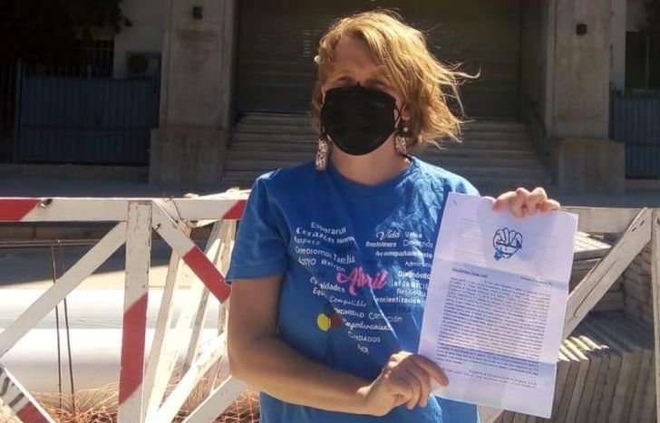 Dehollainz también presentó una carta en la Municipalidad.