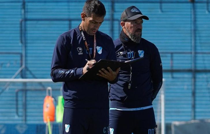 Orfila, contento con el presente de su goleador.