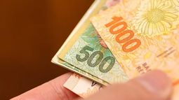 Aumentará el salario mínimo en tres tramos.
