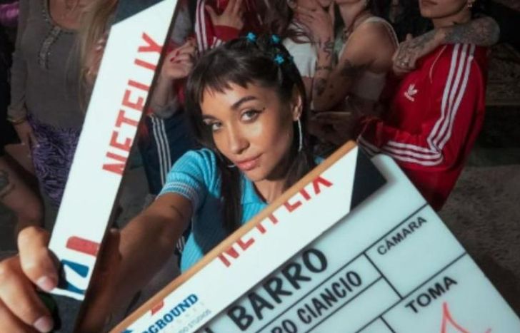 María Becerra, en pleno rodaje.