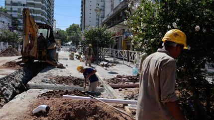 Hay trabajos sobre Boedo, entre Yrigoyen y Manuel Castro.
