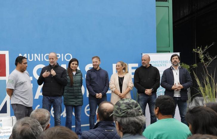 La planta fue equipada con vehículos y maquinarias.