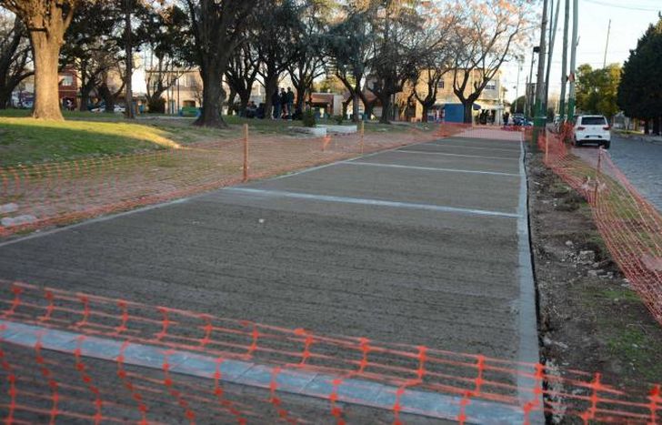 La plaza está ubicada entre las calles Portela y Chopin.