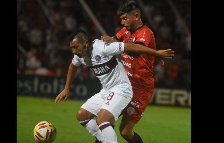 Guillermo Acosta, como todo el equipo, levantó en el segundo tiempo.