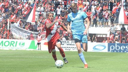 Mazur esta vez jugó como central.